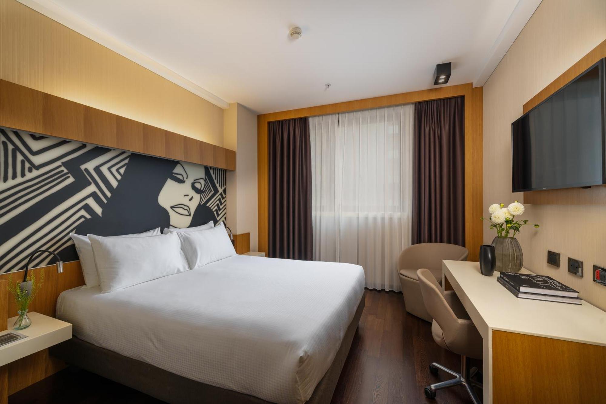 Crowne Plaza By Ihg
