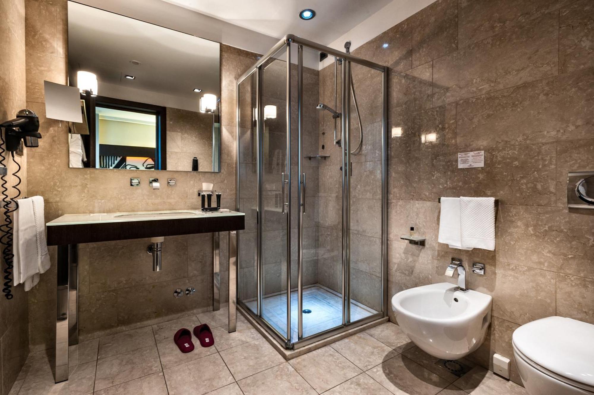 Crowne Plaza By Ihg Hotel 4*