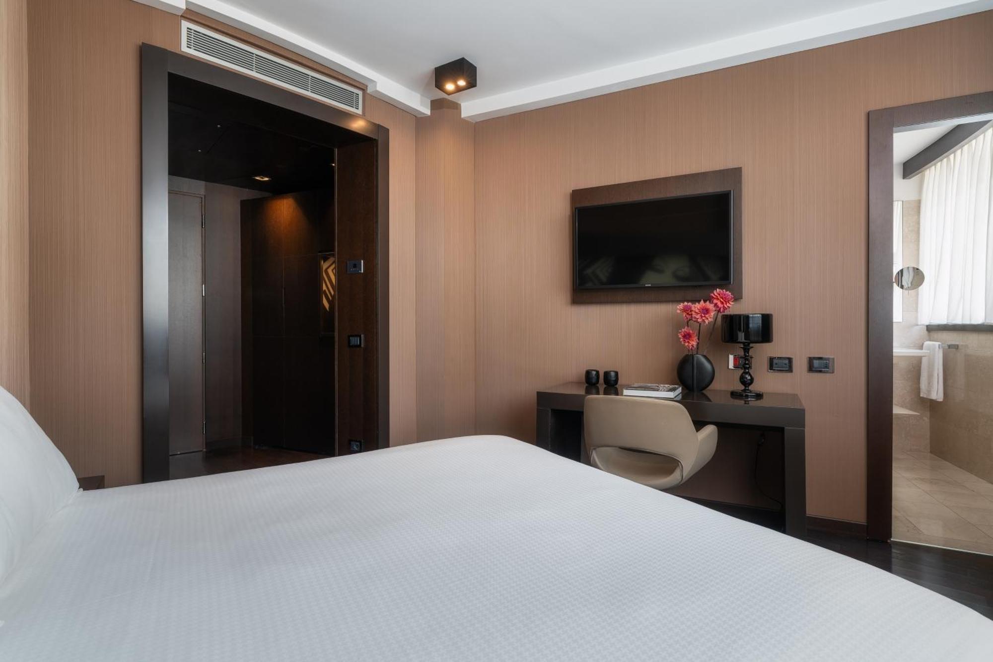 Crowne Plaza By Ihg